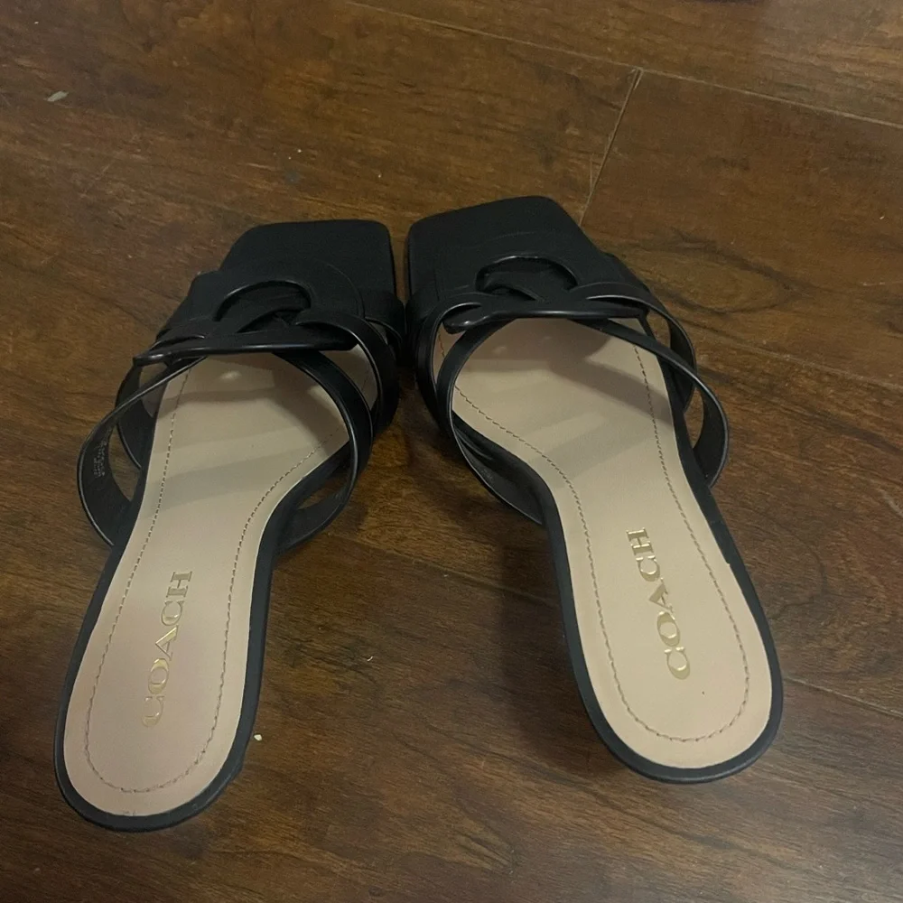 Try on Coach Women's Tillie Sandal size 10 - Picture 4 of 6